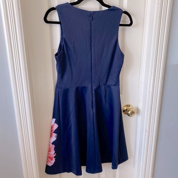 Guess - Navy bold floral Dress - size 10 - Picture 2 of 12